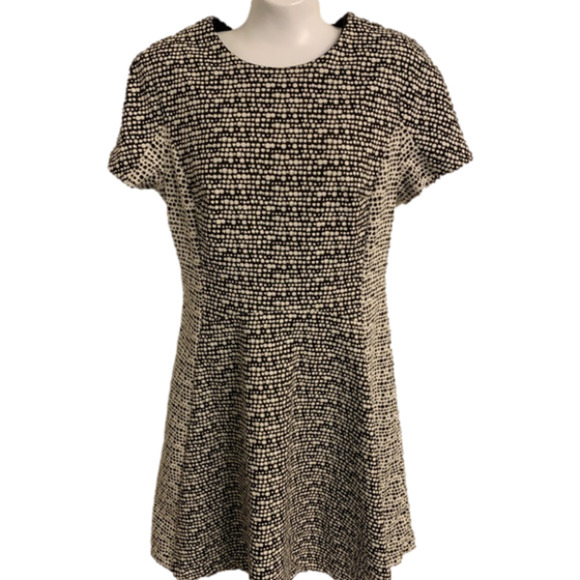 Banana Republic fit and flare size 6 - Picture 1 of 5